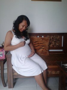 Lagi ngajak ngobrol Baby Lex :P