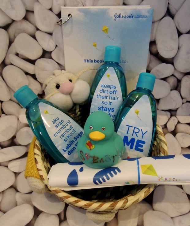 Si Shampoo-Baru-Belum-Bernama. Eh ada Diary-nya juga lho buat nyatat pengalaman si anak bayi.