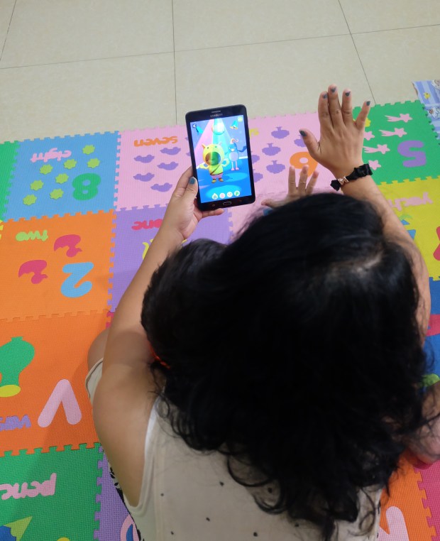 Games yang bisa bikin anak dance sana-sini :P Bisa pasang foto segala lho!